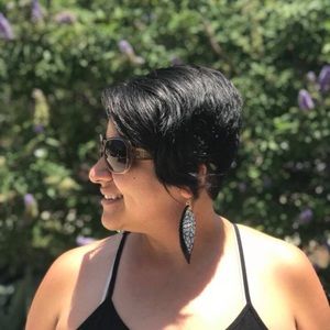 Meet your Posher, Cynthia